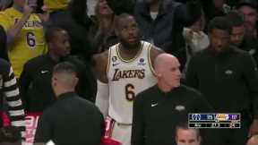 LeBron puts Lakers ahead late with thunderous dunk