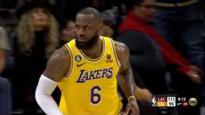 LeBron James is unstoppable, he destroys the Clippers with 2 dunks in a row and makes the whole aren