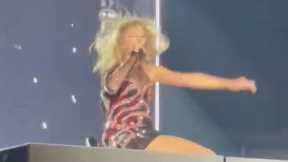 Taylor Swift DROPPED on stage