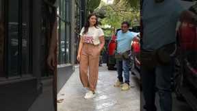 Bollywood Update: #ParineetiChopra was spotted at the Maddock Office.#ytshorts #trending #paparazzi