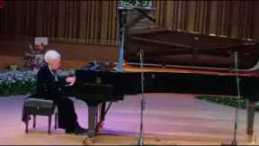 100-yr-old pianist plays Mazurka by Chopin