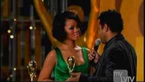 Rihanna's acceptance speeches at World Music Awards 07