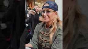 Celebrity Anastacia joins street performer for surprise DUET  / Collect mony