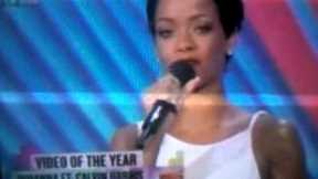 Rihanna wins MTV VMA video of the year