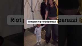 #Rihanna and son Riot posing for paparazzi 💥