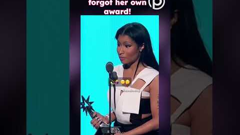 Nicki Minaj forgot *her own award*?! The Queen of Rap's hilarious blunder! 👑 #NickiMinaj