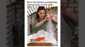 When Selena Gomez tries to cook… 😂🔥