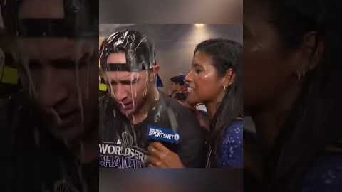 A heartwarming moment between athletes and journalists #kindness #athlete #fyp #foryoupage