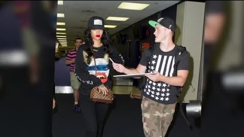 Rihanna Gets Angry at a Fan Wanting to Take a Picture | Splash News TV