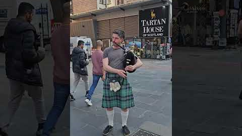 Street musician with mind-blowing performance #music #streetperformance #streetmusic