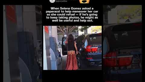 Selena Gomez Asks Paparazzi to Help Move Her Car — “Might As Well Be Useful” #selenagomez