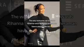 The way everyone ran towards Rihanna once she let a cameraman have a photo with her 😭