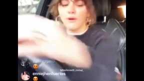 Selena Gomez reacts to Justin Bieber's ' 'Yummy' 😂  #shorts #selenagomez