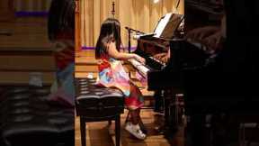 Talented 7 year old prodigy playing In The Mood live! #gifted #piano #youngtalent #unbelievable
