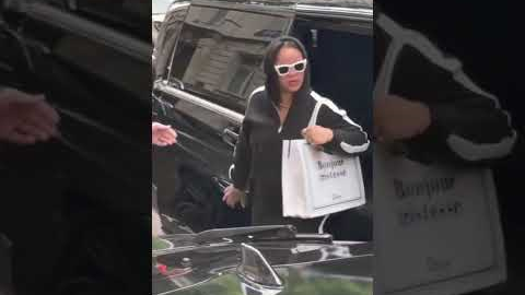 The Unexpected Moment Paparazzi Caught Rihanna Off Guard #rihanna