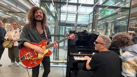 Guitar Vs. Boogie Woogie 