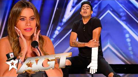 4 Magicians that SHOCKED the America's Got Talent Judges!