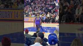 LeBron James Highlights 76ers No Look Assist
