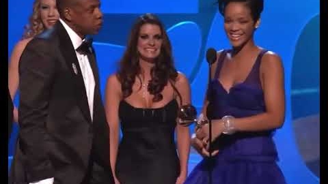 when Jay-Z kept interrupting Rihanna's first Grammy speech to remind her who to thank #Shorts #viral